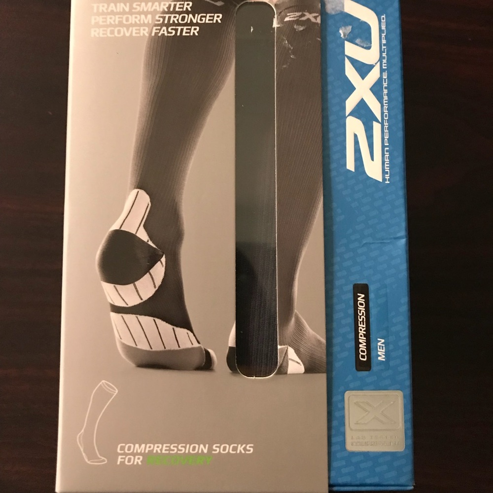 2XU MA2440e Compression Socks For Recovery